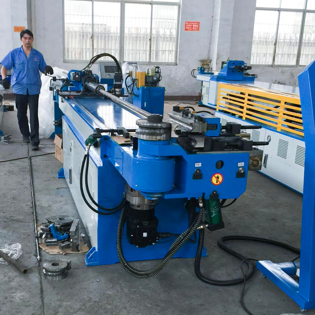 Máy uốn một đầu điều khiển số tự động GM-SB-63CNC
