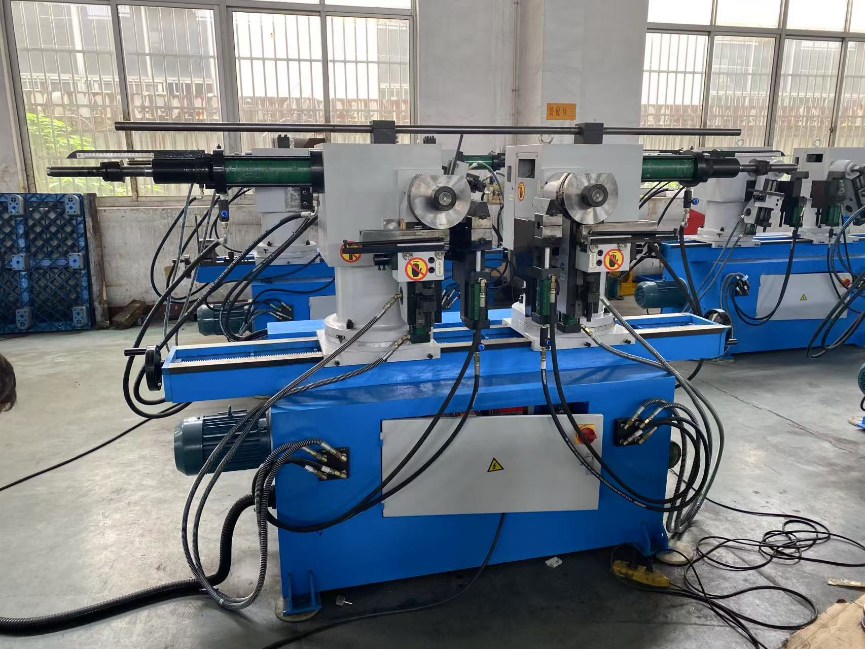 Máy uốn 2 đầu tự động CNC 42B
