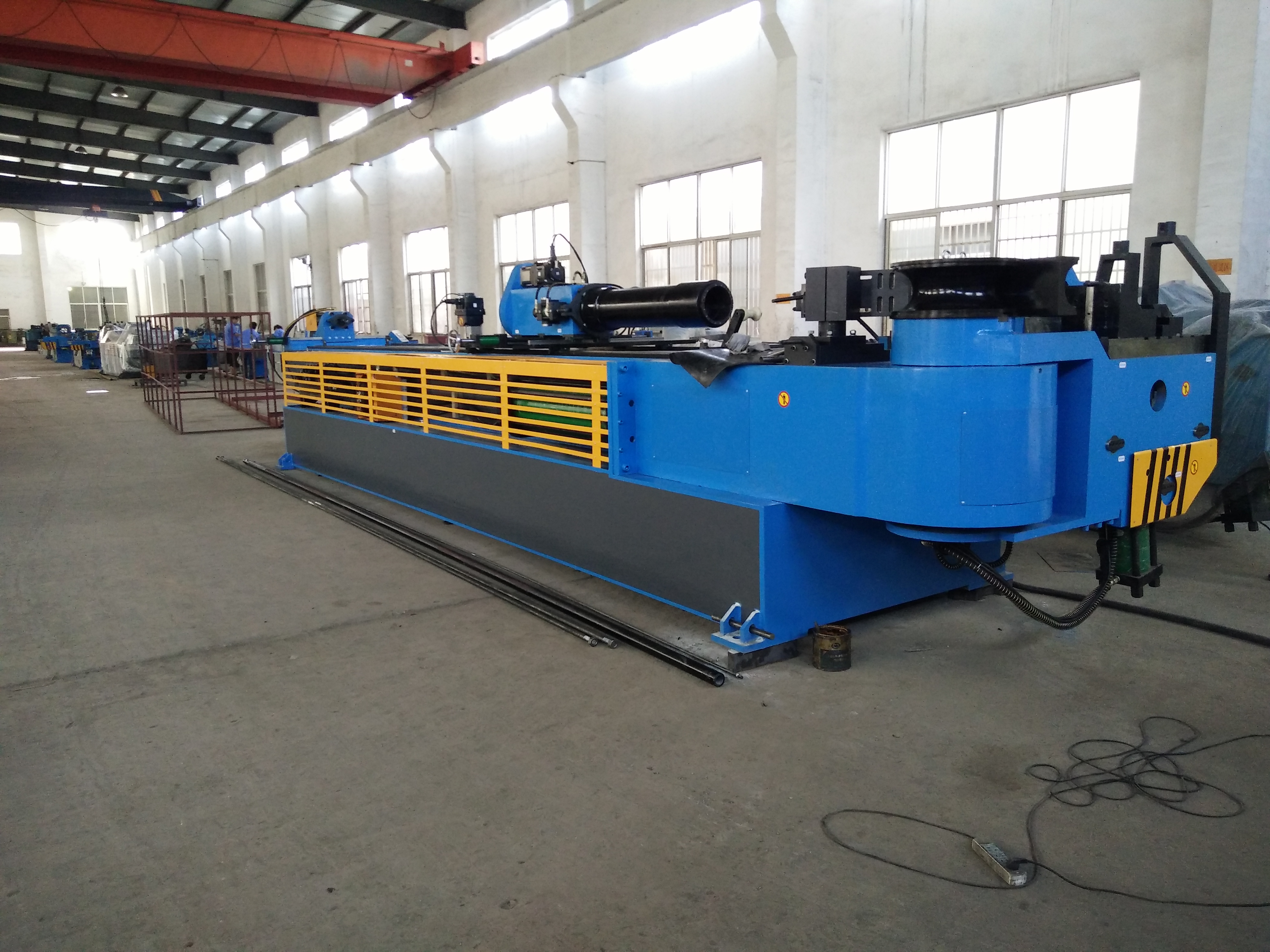 M&aacute;y uốn ống CNC